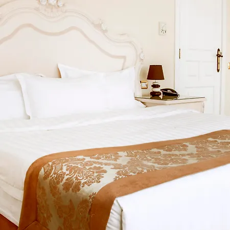 Готель Flamingo Boutique 4*