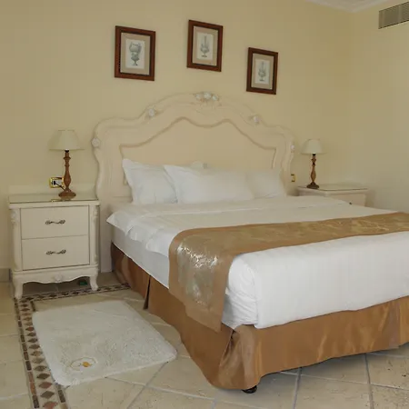 Flamingo Boutique Готель Адехе