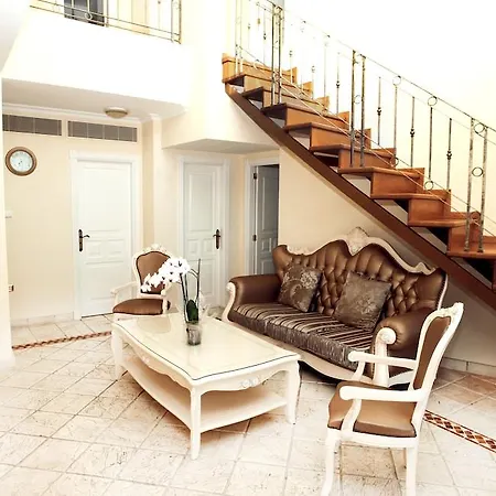 Flamingo Boutique Hotel 4*
