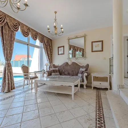 Flamingo Boutique 4* אדחה
