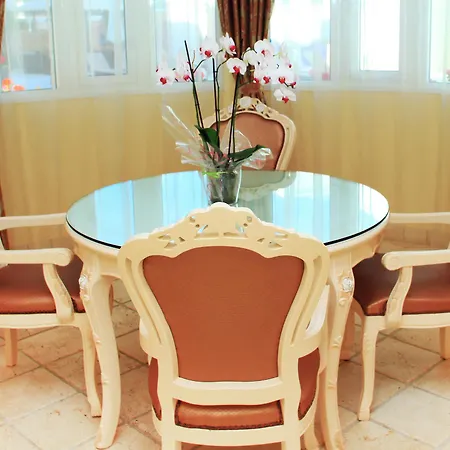 Flamingo Boutique 4*