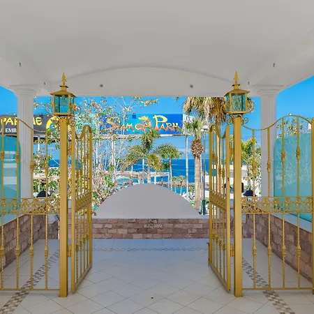 Flamingo Boutique 4* 아데제