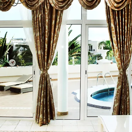 Flamingo Boutique מלון 4*