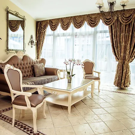 Flamingo Boutique 4* אדחה