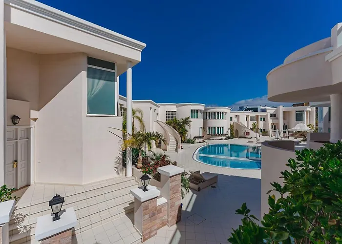 Flamingo Boutique 4*